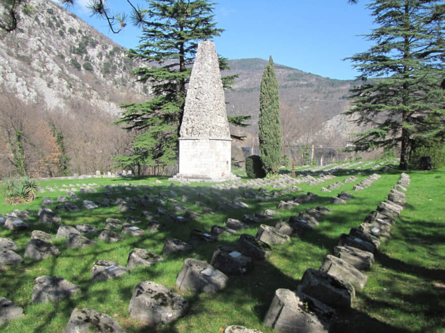 Vojaško pokopališče Vojaško pokopališče v Solkanu